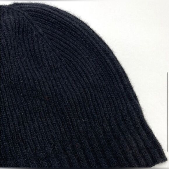NORDSTROM 100% Cashmere NWT Black Knit Beanie Hat - Picture 2 of 8